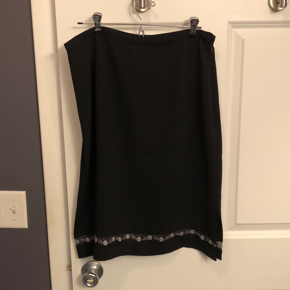 Vintage Freeport Studio size 14 black skirt w/trim